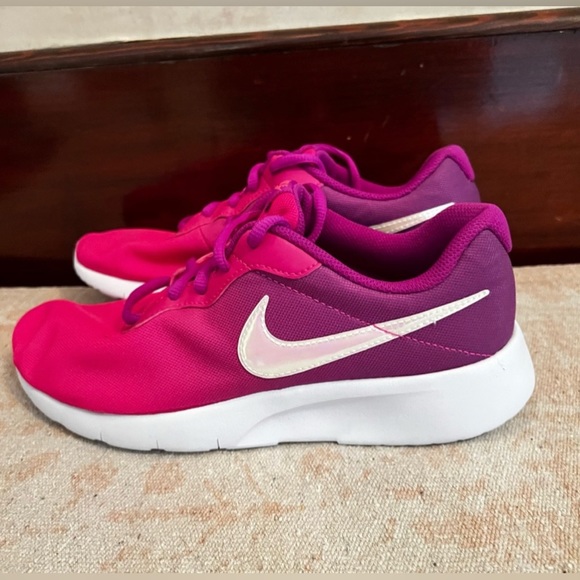 Nike Shoes - NIKE Tanjun Print - Hyper Violet Pink Size TY